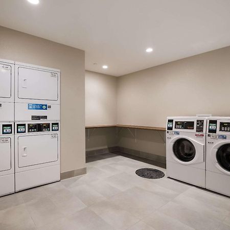 Everhome Suites Corona Buitenkant foto
