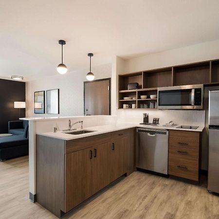 Everhome Suites Corona Buitenkant foto