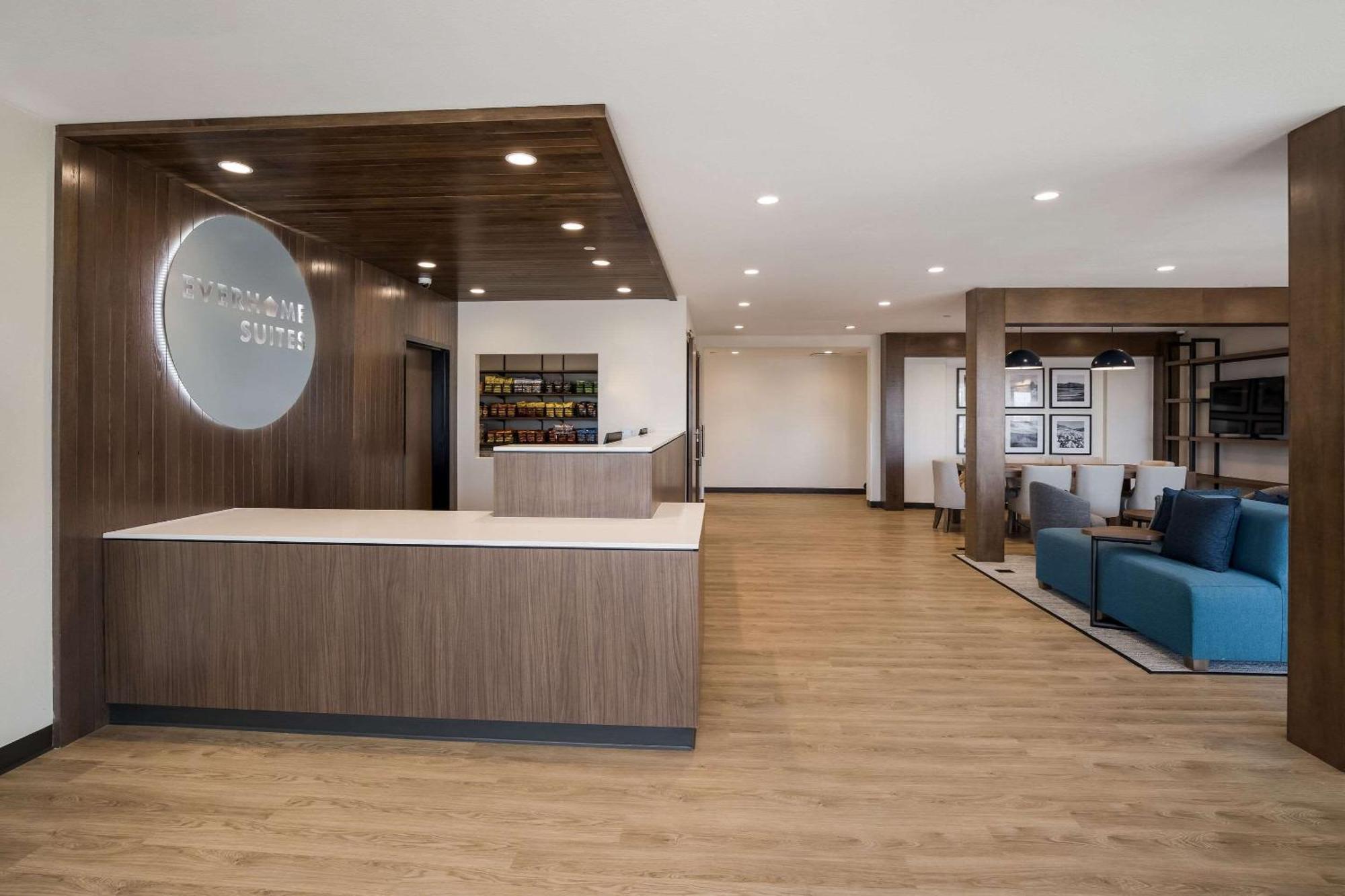 Everhome Suites Corona Buitenkant foto