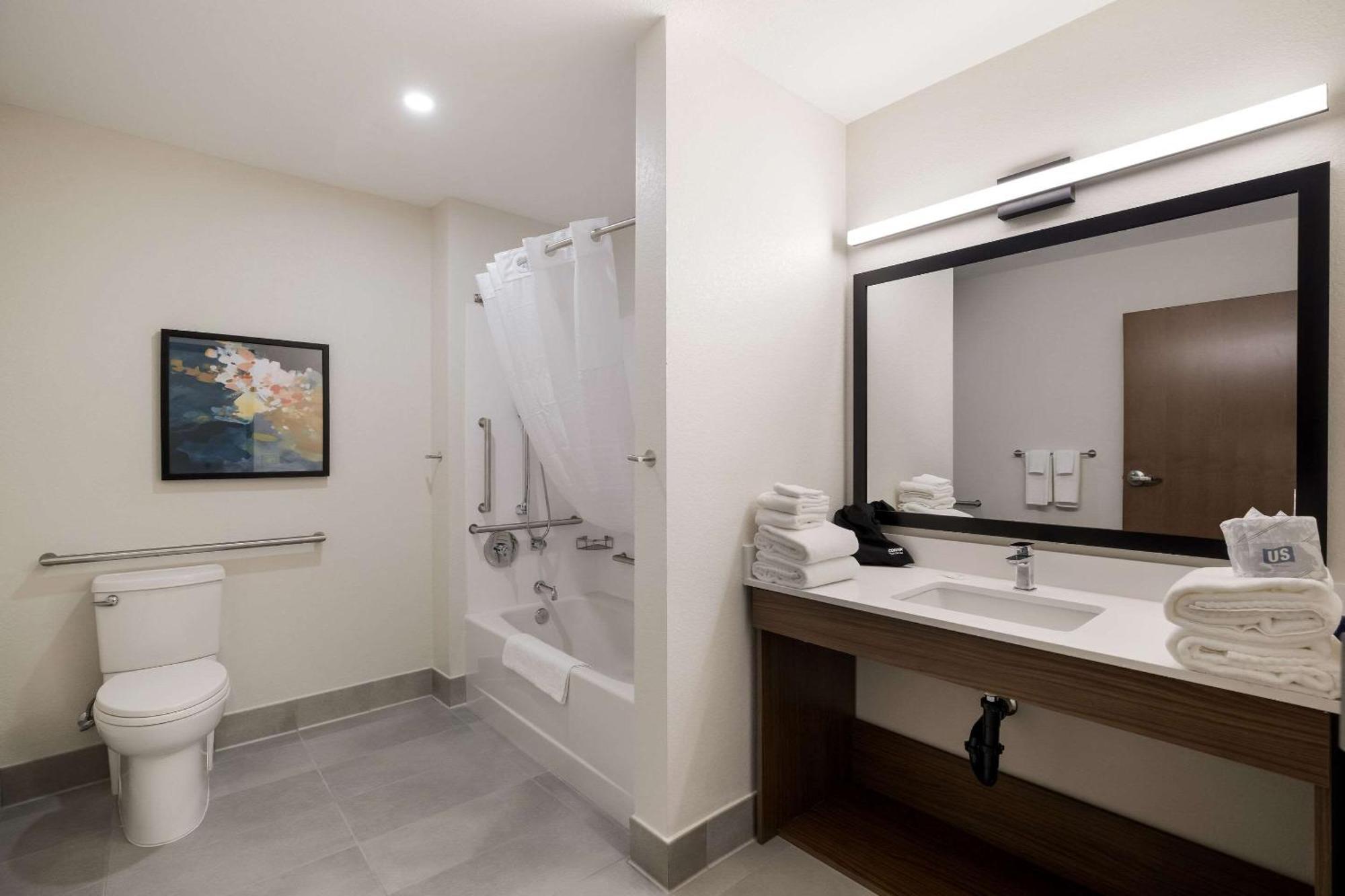 Everhome Suites Corona Buitenkant foto