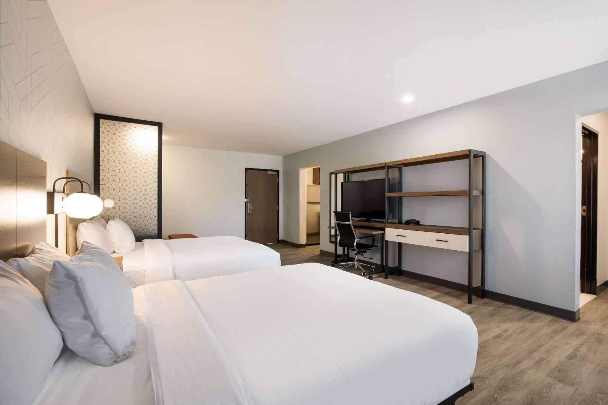Everhome Suites Corona Buitenkant foto