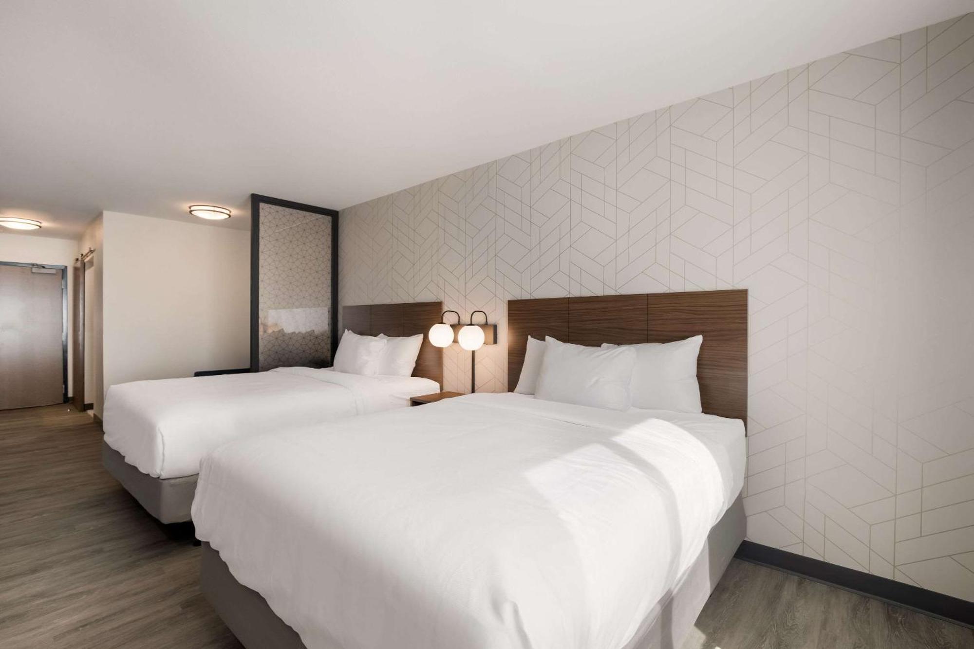 Everhome Suites Corona Buitenkant foto