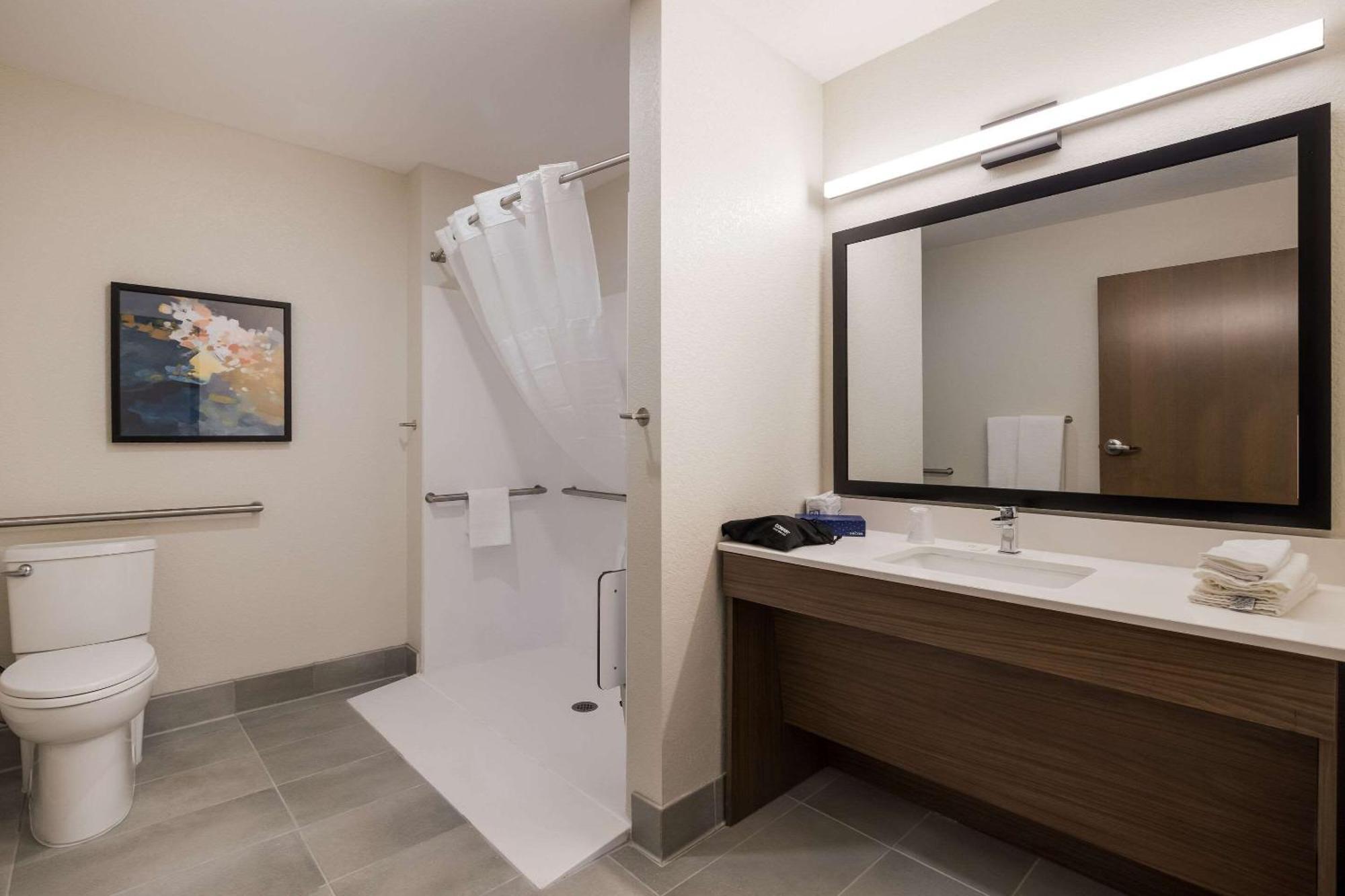 Everhome Suites Corona Buitenkant foto