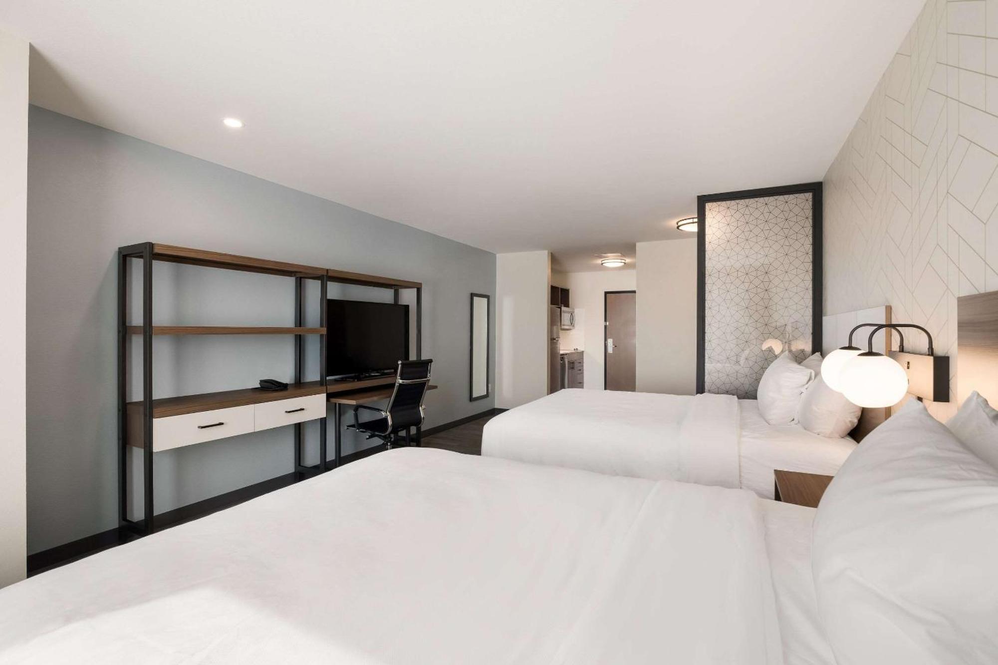 Everhome Suites Corona Buitenkant foto