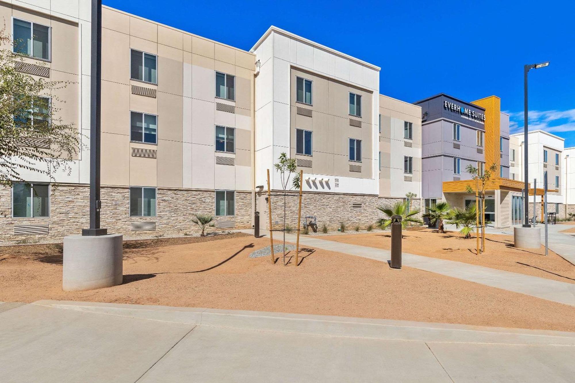 Everhome Suites Corona Buitenkant foto