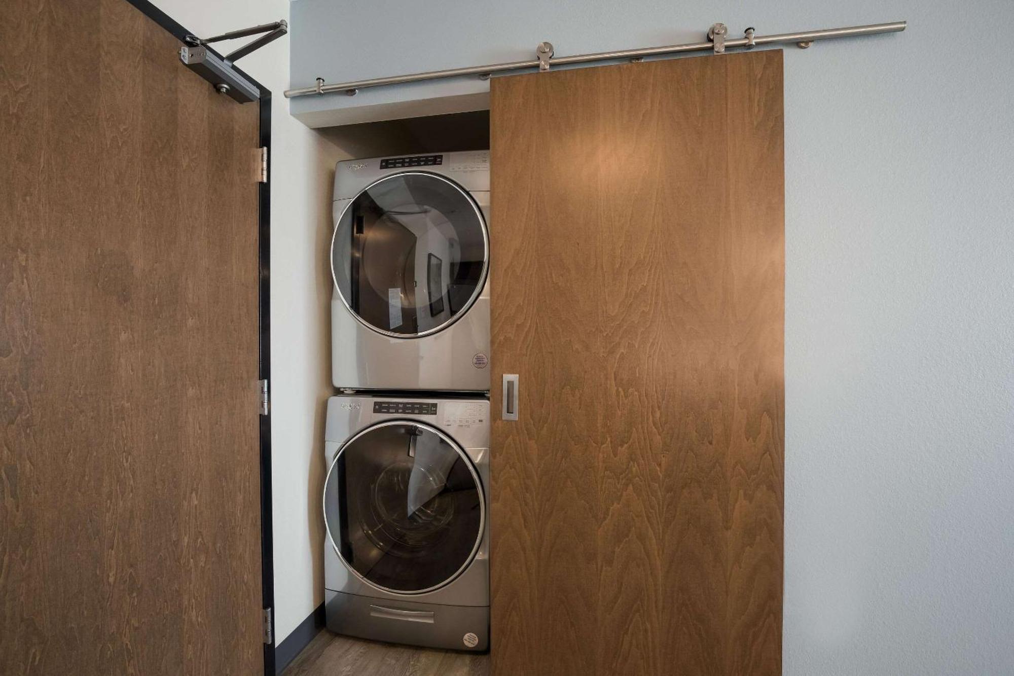 Everhome Suites Corona Buitenkant foto