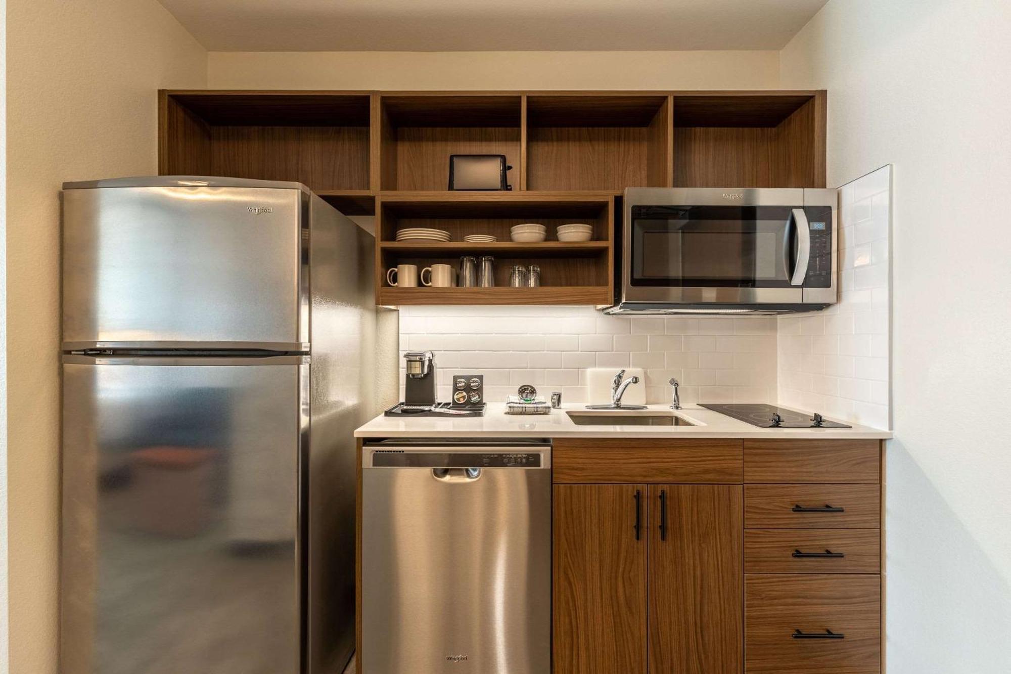 Everhome Suites Corona Buitenkant foto